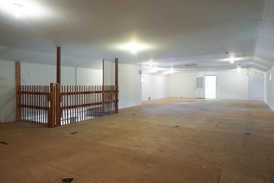 More Photos Of 403 Ashley Falls Rd, Canaan Freestanding For Sale