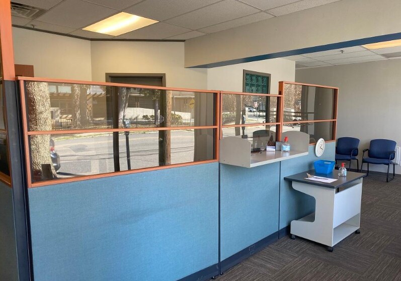 Primary Photo Of 1410 Manoa Rd, Wynnewood General Retail For Sale