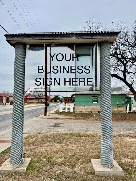 More Photos Of 608 W Wallace St, San Saba Restaurant For Sale