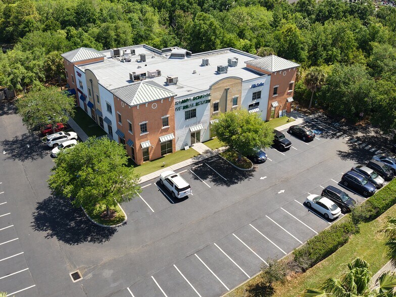 More Photos Of 18101 Highwoods Preserve Pkwy, Tampa Office Residential For Lease
