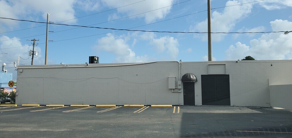 More Photos Of 2223 NW 26th Ave, Miami Warehouse For Lease