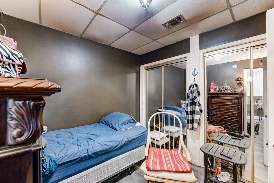 More Photos Of 811 N Travis St, Liberty Apartments For Sale