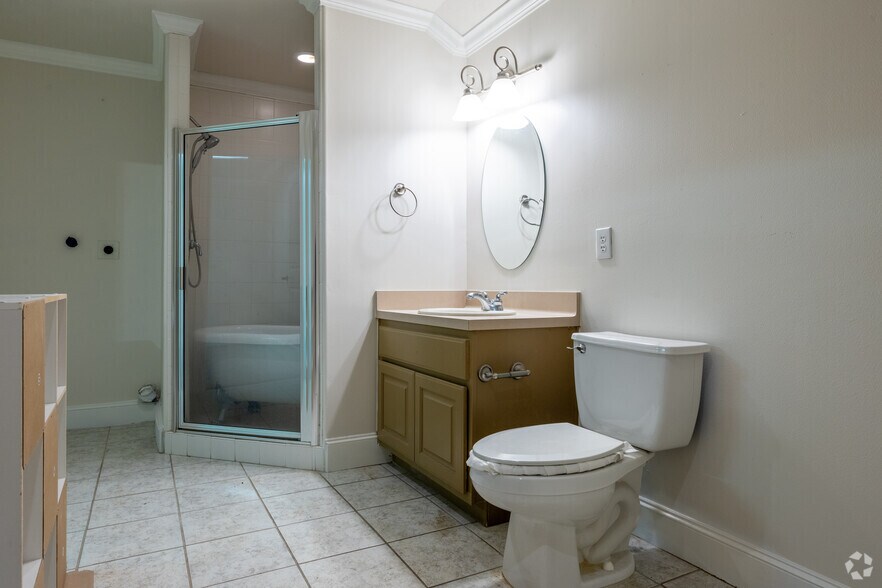 More Photos Of 12820 Willow Centre Dr, Houston Unknown For Lease