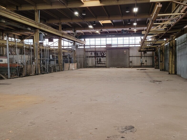 More Photos Of 375 Western Hwy, Tappan Warehouse For Lease