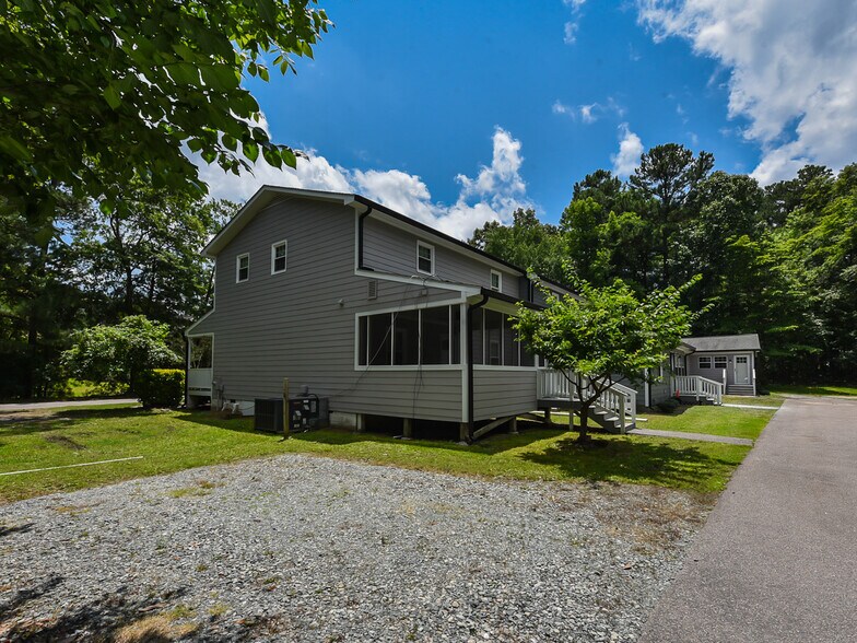 More Photos Of 225 Douglas St, Holly Springs Apartments For Sale