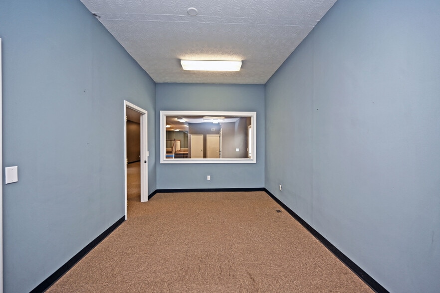 More Photos Of 9101 N Dixie Dr, Dayton Storefront Retail Office For Sale