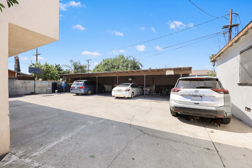 More Photos Of 5913 Greenwood Ave, Commerce Apartments For Sale