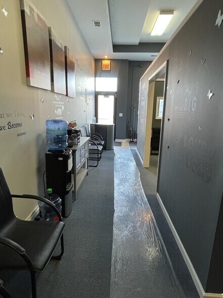More Photos Of 2521 W North Ave, Chicago Storefront Retail Residential For Lease