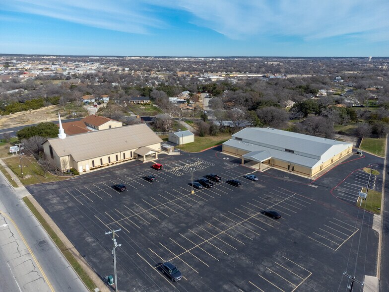 More Photos Of 906 Trimmier Rd, Killeen Religious Facility For Sale