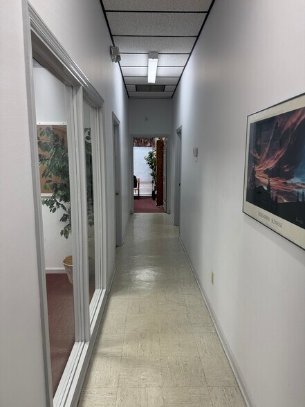 More Photos Of 1401 Maclay Commerce Dr, Tallahassee Office For Sale