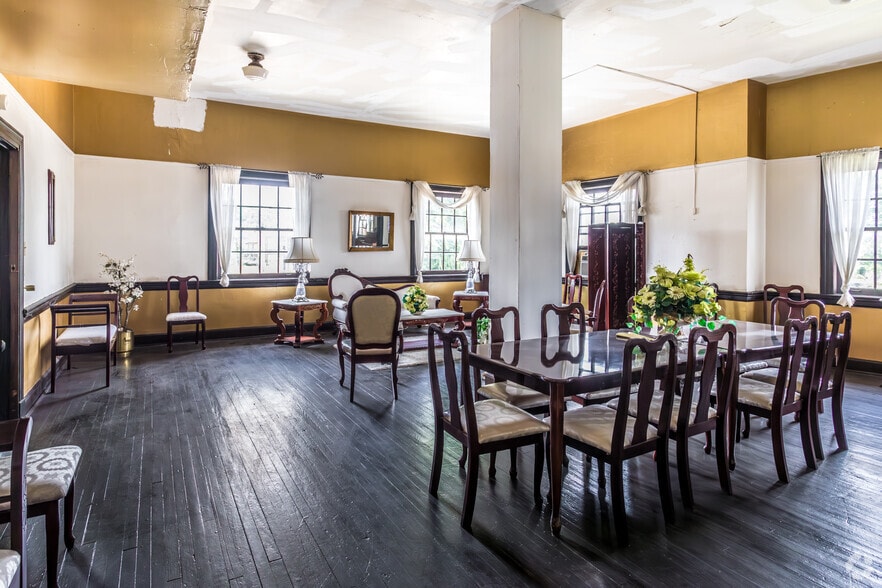 More Photos Of 1110 Faxon Ave, Memphis Religious Facility For Sale