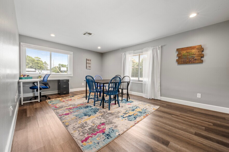 More Photos Of 20103 Aldine Westfield Rd, Humble Office For Sale