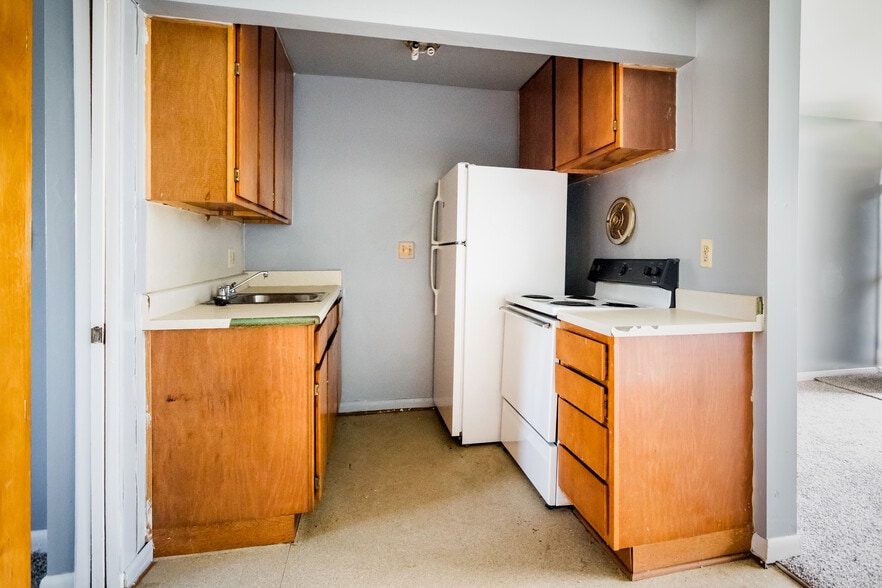More Photos Of 9441 Queen St, Detroit Multifamily For Sale