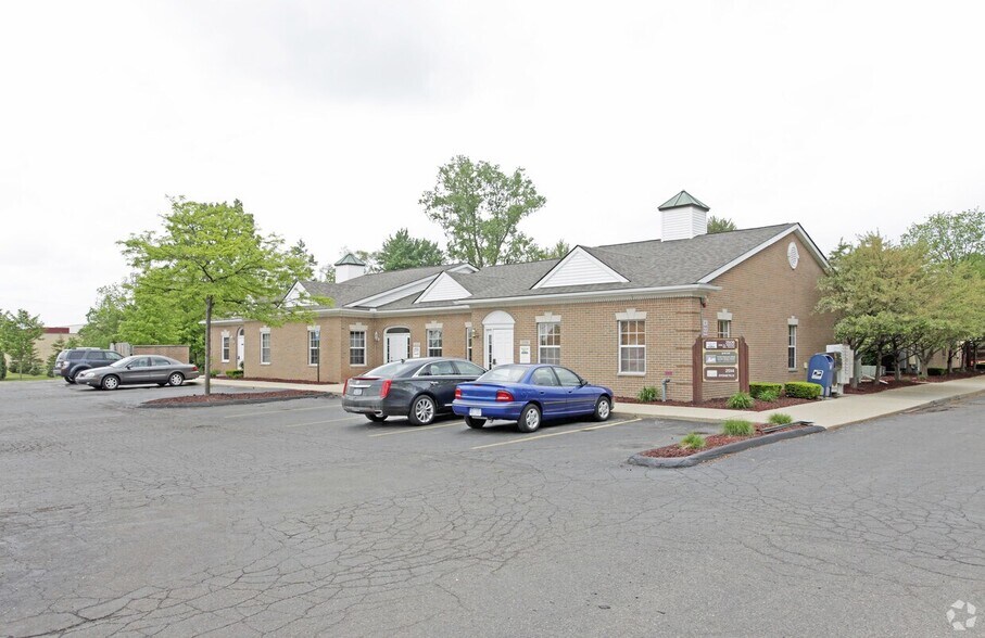 Primary Photo Of 2510 S Rochester Rd, Rochester Hills Medical For Sale