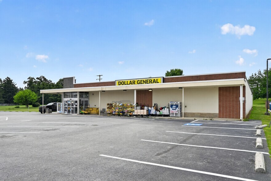 More Photos Of 410 N Queen St, Littlestown Freestanding For Sale
