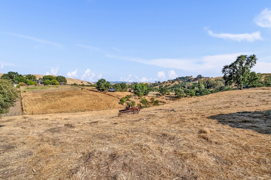 More Photos Of 622 Happy Valley Rd, Pleasanton Land For Sale