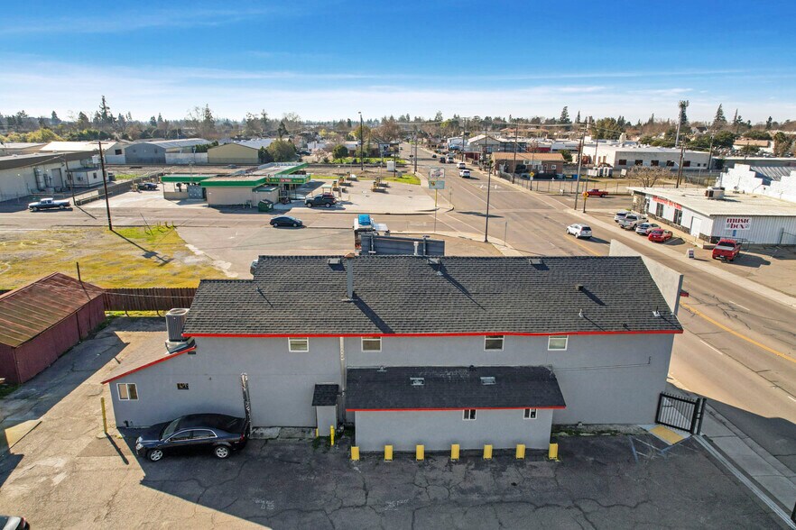 More Photos Of 104 E Lodi Ave, Lodi Storefront Retail Office For Sale