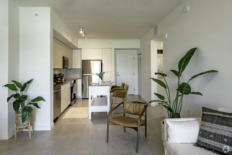 More Photos Of 609 2nd St, West Palm Beach Apartments For Lease