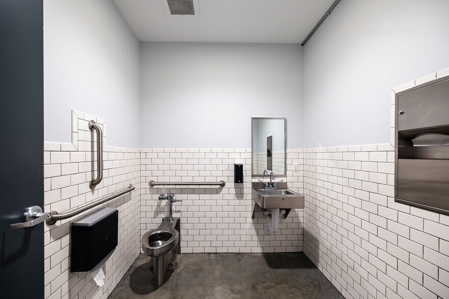 More Photos Of 110 Greenfield St, Wilmington General Retail For Sale