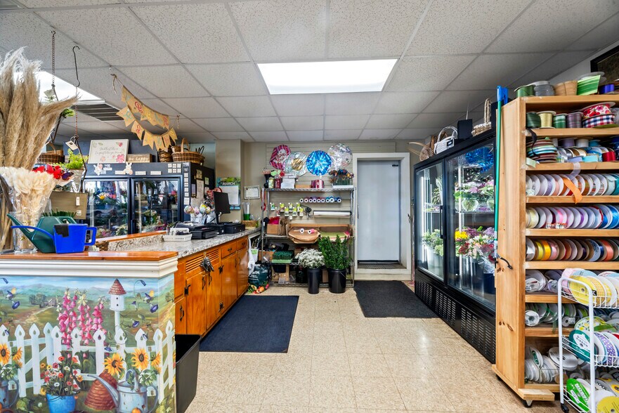 More Photos Of 136 Stelton Rd, Piscataway General Retail For Sale