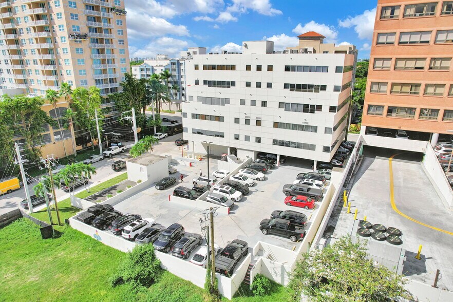 More Photos Of 2645 SW 37th Ave, Miami Medical For Sale