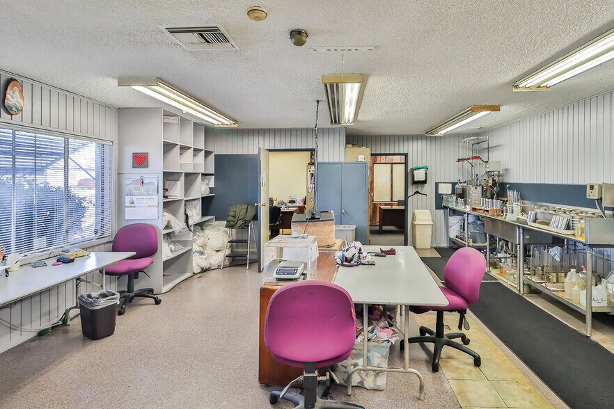 More Photos Of 6846-6856 Tujunga Ave, North Hollywood Manufacturing For Sale