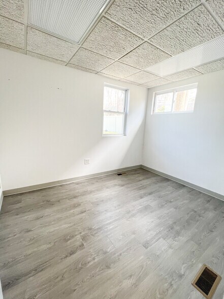 More Photos Of 51 Elm St, Huntington Office Residential For Lease
