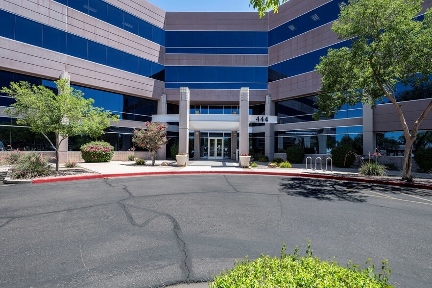 More Photos Of 444 N 44th St, Phoenix Office For Sale