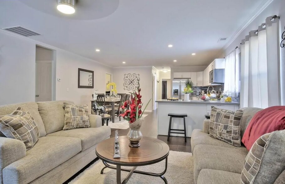 More Photos Of 1753 Church St, Oakland Specialty For Lease