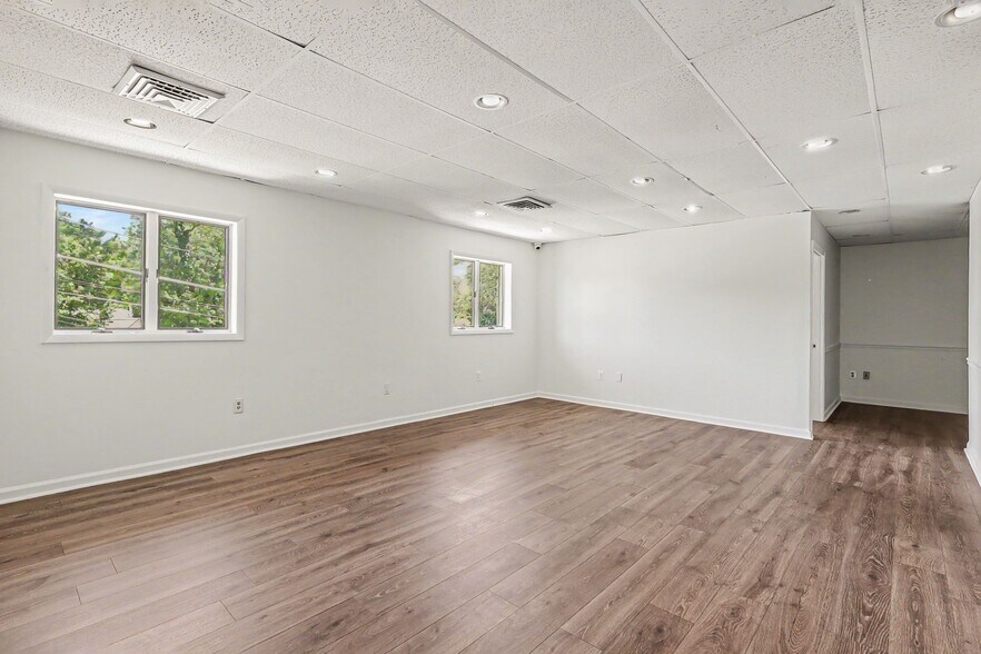 More Photos Of 10875 Main St, Fairfax Medical For Sale