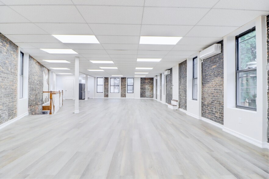 More Photos Of 7416 Cypress Hills St, Glendale Manufacturing For Sale