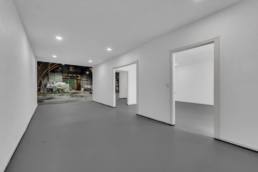 More Photos Of 1626-1640 Pine St, Oxnard Warehouse For Sale