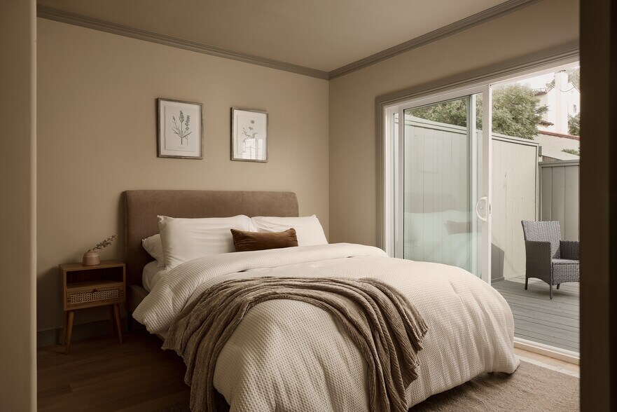 More Photos Of 1434 McDuff St, Los Angeles Apartments For Sale