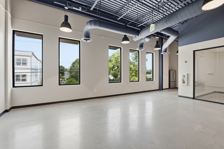More Photos Of 6100 Robertson Ave, Nashville Storefront For Lease