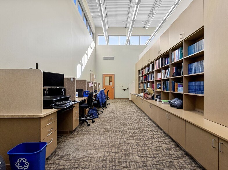 More Photos Of 4706 New Horizons Blvd, Appleton Medical For Sale