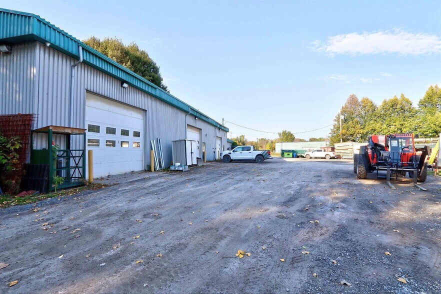 More Photos Of 680 Av Jean-Demers, Bécancour Industrial For Lease