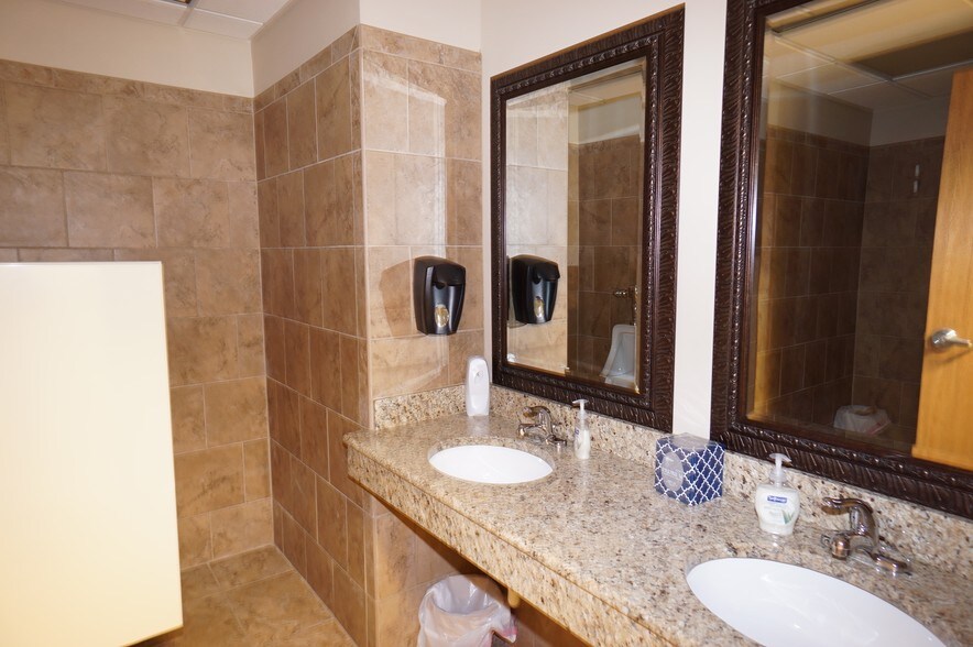 12950 Haggerty Rd, Belleville, MI 48111 Manufacturing For Sale