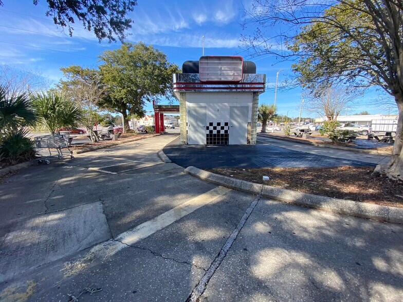 More Photos Of 4200 Barrancas Ave, Pensacola Freestanding For Lease