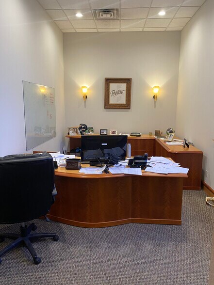 More Photos Of 399 Wall St, Glendale Heights Warehouse For Lease