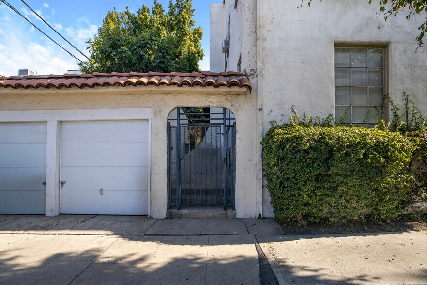 More Photos Of 803 N Detroit St, Los Angeles Apartments For Sale