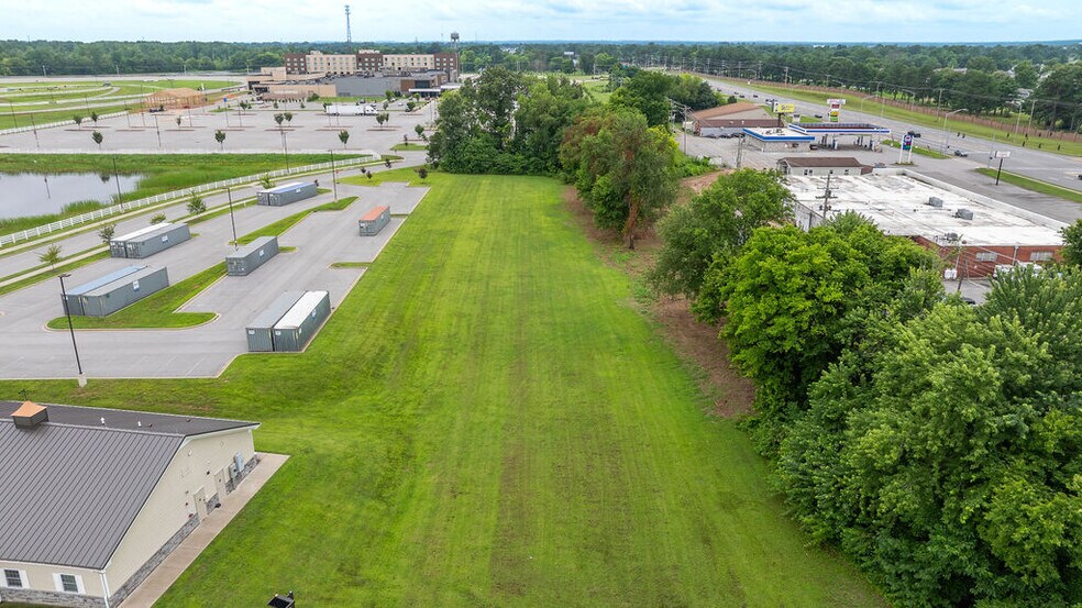 More Photos Of 15124-15136 Ft Campbell Blvd, Oak Grove Convenience Store For Sale
