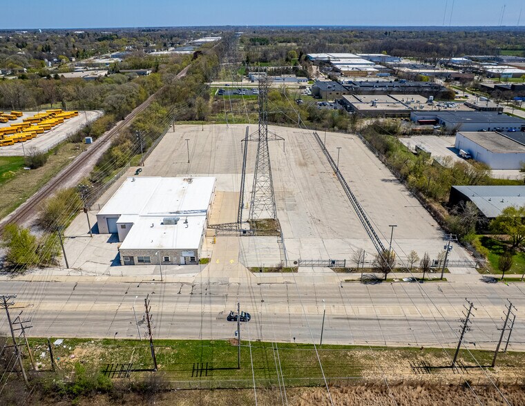 More Photos Of 6242 N 64th St, Milwaukee Truck Terminal For Lease