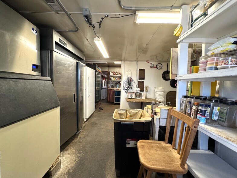 More Photos Of 11489 E Clarksville Rd, Marshall Restaurant For Sale