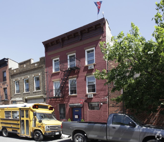 More Photos Of 19 Carroll St, Brooklyn Apartments For Sale