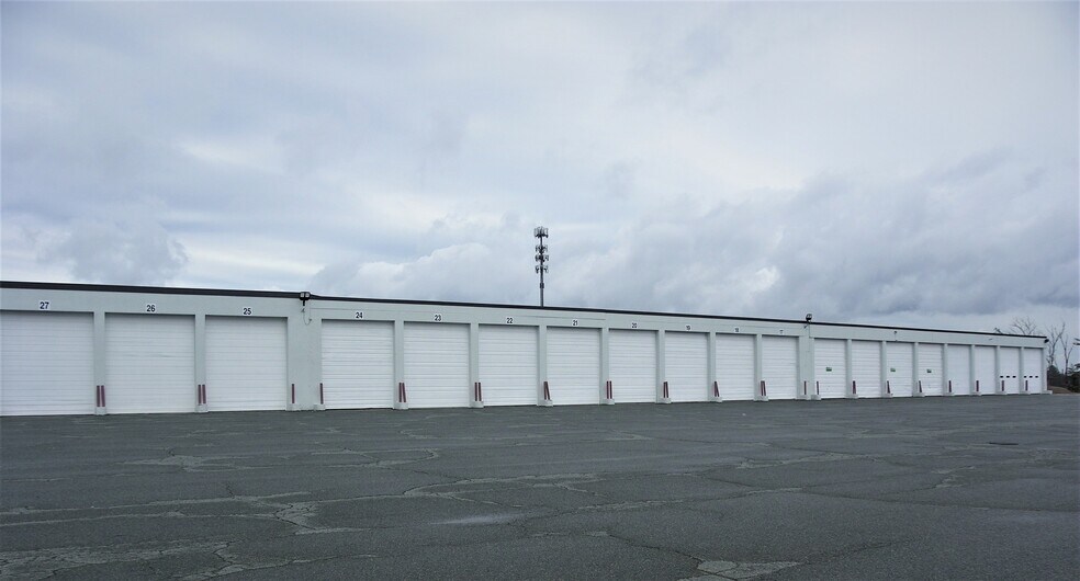 More Photos Of 1431 Bedford St, Abington Truck Terminal For Lease