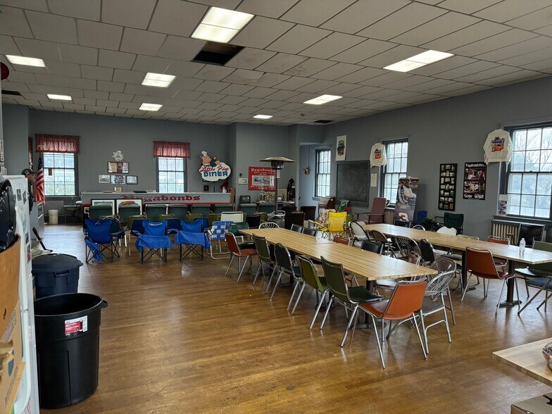 More Photos Of 315 Old Harrisburg pike, Landisville General Retail For Lease