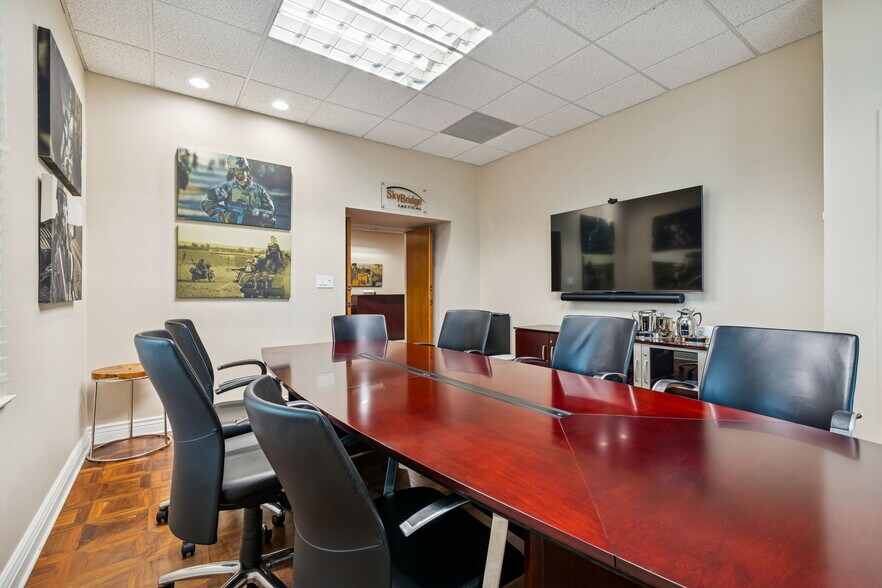 More Photos Of 707 N Franklin St, Tampa Office For Sale
