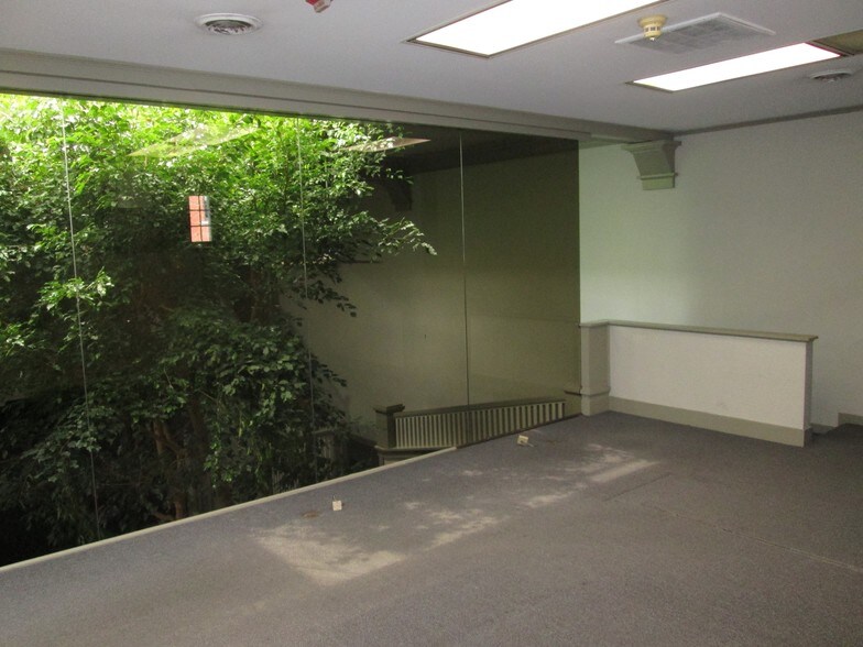 More Photos Of 7 S 2nd Ave, St Charles Loft Creative Space For Sale