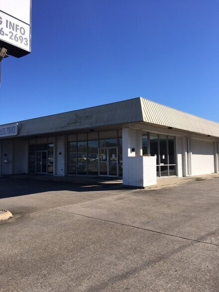 More Photos Of 9230 Florida Blvd, Baton Rouge General Retail For Sale
