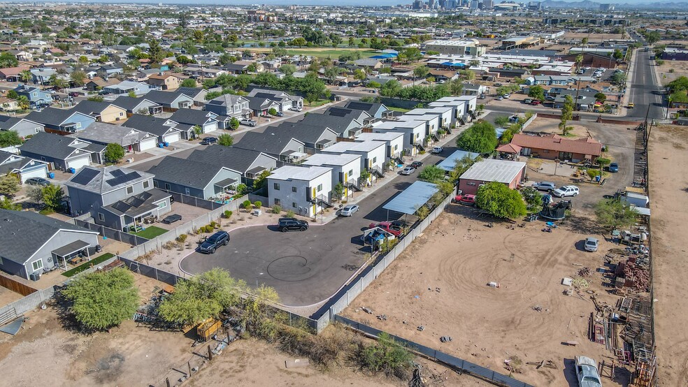 More Photos Of 1135 E Chipman Rd, Phoenix Apartments For Sale